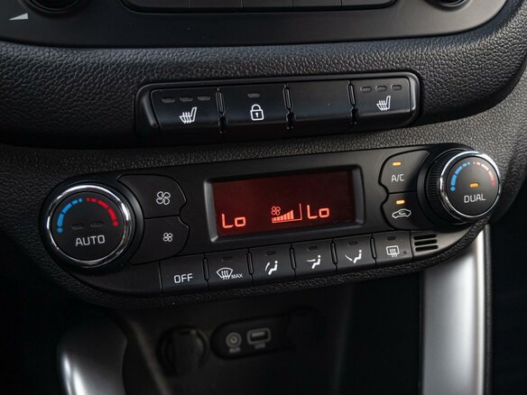 2017 Kia Ceed II Рестайлинг, белый, 1445000 рублей - вид 12