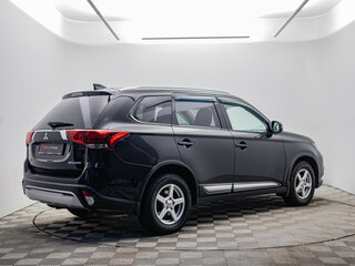 2019 Mitsubishi Outlander III Рестайлинг 3, чёрный, 1600000 рублей, вид 5