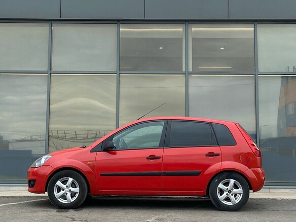 2007 Ford Fiesta Mk5, красный - вид 5