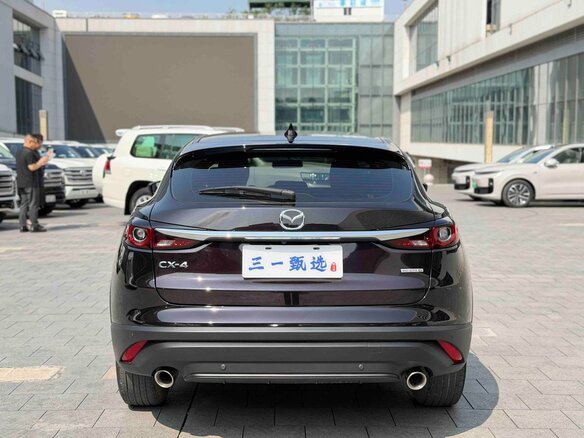 2022 Mazda CX-4 I Рестайлинг, чёрный - вид 4