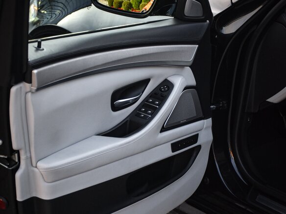 2012 BMW M5 V (F10), чёрный, 4200000 рублей - вид 25
