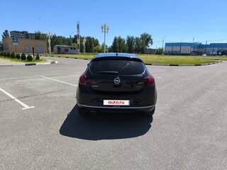 2014 Opel Astra J Рестайлинг, чёрный, 700000 рублей, вид 2