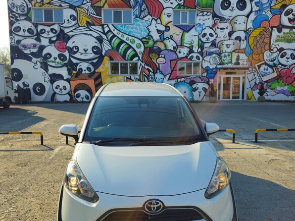 2016 Toyota Sienta II, белый, 1050000 рублей - вид 1
