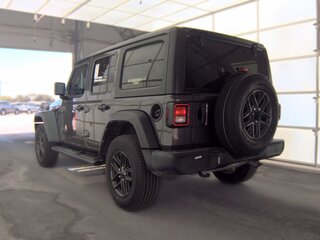 2024 Jeep Wrangler IV (JL) Рестайлинг, чёрный, 5500000 рублей, вид 5