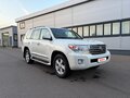 2012 Toyota Land Cruiser 200 Series Рестайлинг 1, белый - вид 2