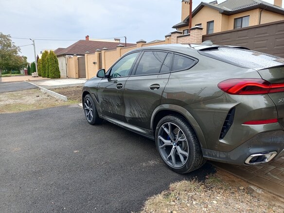 2020 BMW X6 30d III (G06), зелёный, 8700000 рублей - вид 1