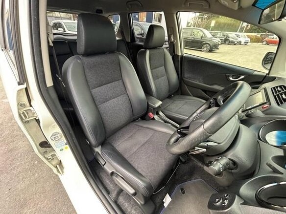 2014 Honda Fit Shuttle I Рестайлинг, белый, 712000 рублей - вид 8