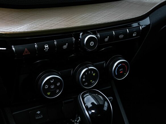 2026 Lada (ВАЗ) Vesta Cross I Рестайлинг (NG), чёрный, 1903000 рублей - вид 16