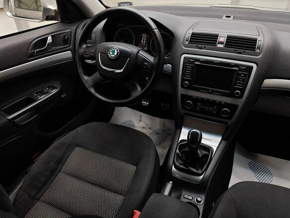 2012 Skoda Octavia Scout II (A5) Рестайлинг, серый, 949000 рублей - вид 8