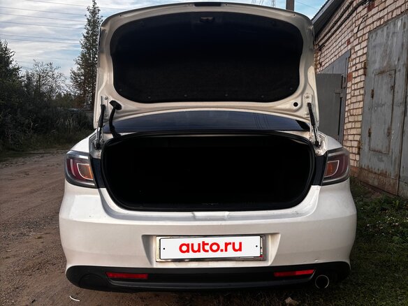 2011 Mazda 6 II (GH) Рестайлинг, белый - вид 11