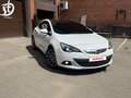 2013 Opel Astra GTC J Рестайлинг, белый, 880000 рублей - вид 9