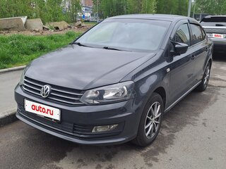2017 Volkswagen Polo V Рестайлинг, серый, 910000 рублей, вид 1