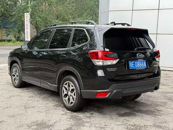 2022 Subaru Forester V Рестайлинг, чёрный - вид 3