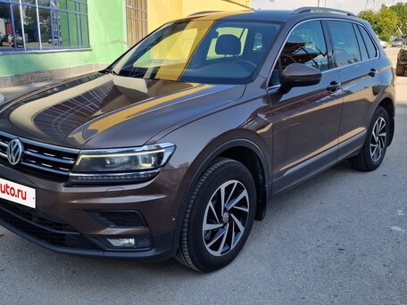 2018 Volkswagen Tiguan II, коричневый, 2999999 рублей, вид 2