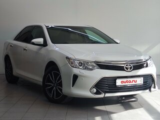 2016 Toyota Camry VII (XV50) Рестайлинг, белый, 1690000 рублей, вид 3
