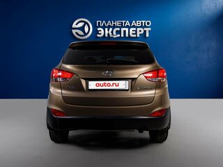 2013 Hyundai ix35 I Рестайлинг, коричневый, 970000 рублей, вид 5