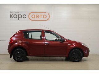 2013 Renault Sandero I, красный, 517000 рублей, вид 4