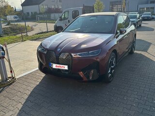 2021 BMW iX xDrive50 I (I20), красный, 9490000 рублей, вид 1