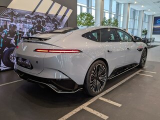 2026 Avatr 12, синий, 8690000 рублей, вид 2