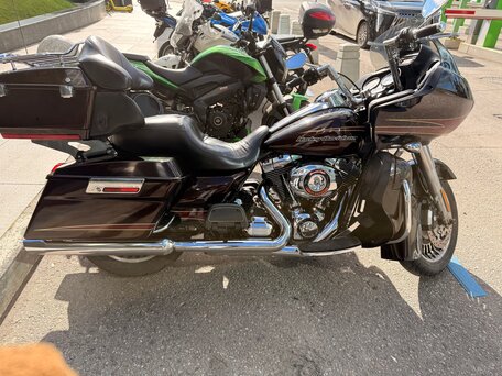 2011 Harley-Davidson Road Glide, красный, 920000 рублей, вид 2