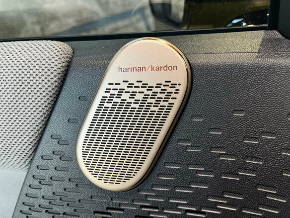 2025 Mini Hatch Cooper Electric SE IV (F65/F66/J01), жёлтый, 5590000 рублей - вид 13