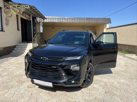 2022 Chevrolet TrailBlazer III, чёрный, 2250000 рублей, вид 1
