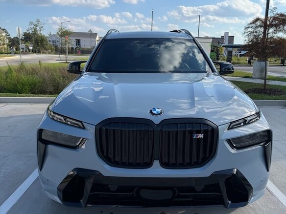 2025 BMW X7 M60i I (G07) Рестайлинг, серый, 17500000 рублей - вид 4