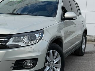 2011 Volkswagen Tiguan I Рестайлинг, серебристый, 1350000 рублей, вид 3