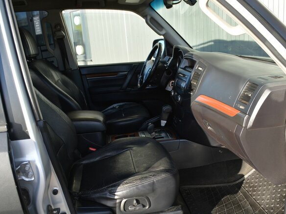2007 Mitsubishi Pajero IV, чёрный, 1199888 рублей - вид 13