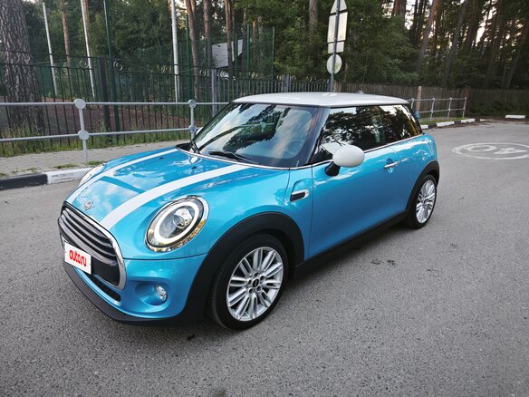 2018 Mini Hatch Cooper III (F55/F56), голубой