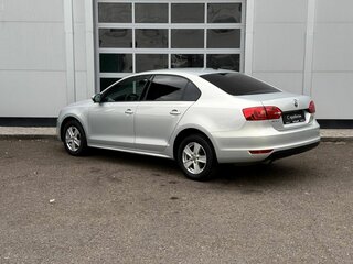 2014 Volkswagen Jetta VI, серебристый, 900000 рублей, вид 3
