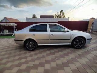 2002 Skoda Octavia I (A4) Рестайлинг, серебристый, 460000 рублей, вид 5