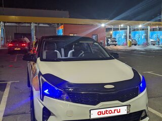 2021 Kia Rio IV Рестайлинг, белый, 900000 рублей, вид 1