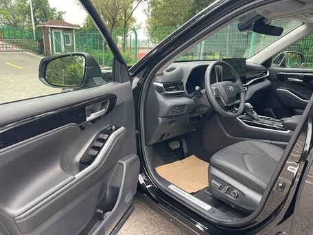 2026 Toyota Highlander IV (XU70), чёрный, 5090000 рублей, вид 5