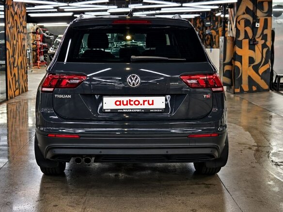 2017 Volkswagen Tiguan II, серый, 1999999 рублей - вид 7