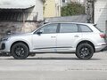 2025 Audi Q7 55 TFSI II (4M) Рестайлинг 2, серебристый, 13026000 рублей - вид 4