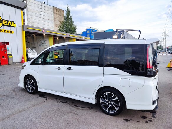 2019 Honda Stepwgn Spada V Рестайлинг, белый, 2550000 рублей - вид 6
