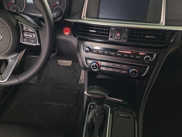 2019 Kia Optima IV Рестайлинг, красный, 1690000 рублей - вид 17
