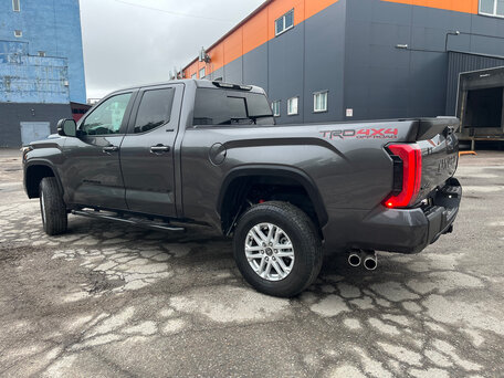 2024 Toyota Tundra Double Cab III, серый, 5450000 рублей, вид 4
