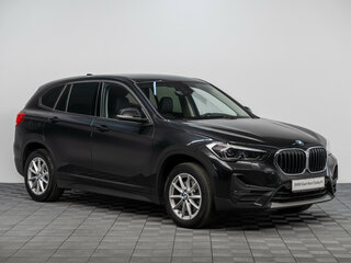 2021 BMW X1 20i xDrive II (F48) Рестайлинг, чёрный, 3490000 рублей, вид 3