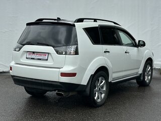 2012 Mitsubishi Outlander II Рестайлинг, белый, 1050000 рублей, вид 5