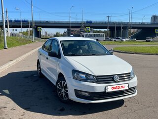 2018 Volkswagen Polo V Рестайлинг, белый, 900000 рублей, вид 2