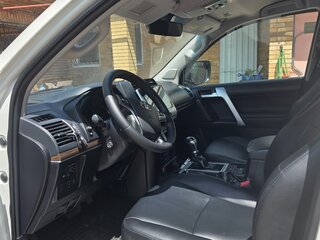 2017 Toyota Land Cruiser Prado 150 Series Рестайлинг 2, белый, 4000000 рублей, вид 4