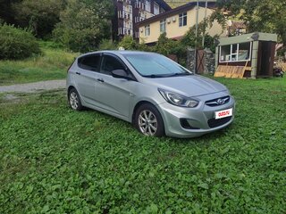2013 Hyundai Solaris I, серебристый, 830000 рублей, вид 3