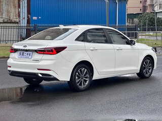 2022 Ford Escort VI Рестайлинг 2, белый, 990888 рублей, вид 4
