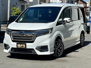 2022 Honda Stepwgn Spada V Рестайлинг, белый, 1965000 рублей, вид 1
