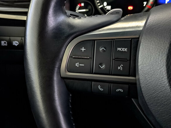 2020 Lexus LX 570 III Рестайлинг 2, белый, 10900000 рублей - вид 28
