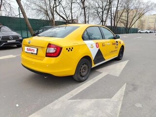 2018 Skoda Rapid I Рестайлинг, жёлтый, 795000 рублей, вид 4