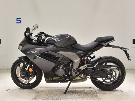 2024 Triumph Daytona 660, серый, 877000 рублей, вид 1