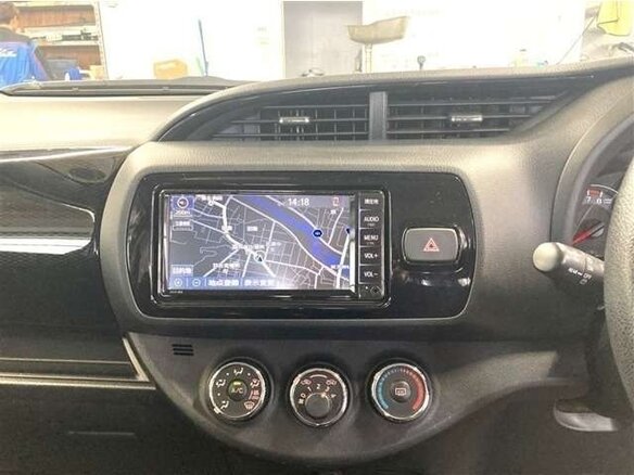 2018 Toyota Vitz III (XP130) Рестайлинг 2, белый, 750001 рублей - вид 14